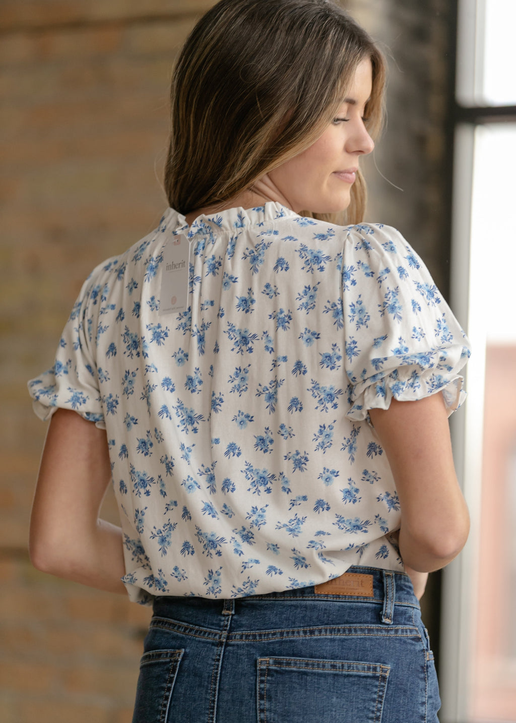 Laurel V-neck Floral Short Sleeve Top